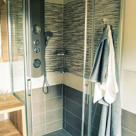 بيت ضيافة Casa Ekharle - 3*